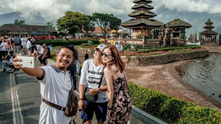 PPKM Dicabut, Aktivitas Pariwisata dan Ekonomi Kreatif Meningkat Signifikan