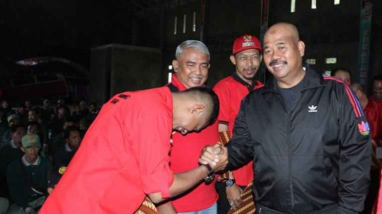 Bupati Kukar Minta Lurah dan Kades Kaji Aturan Tambahan Penghasilan Linmas