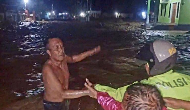 Banjir Arus Deras Melanda Bone Bolango Gorontalo