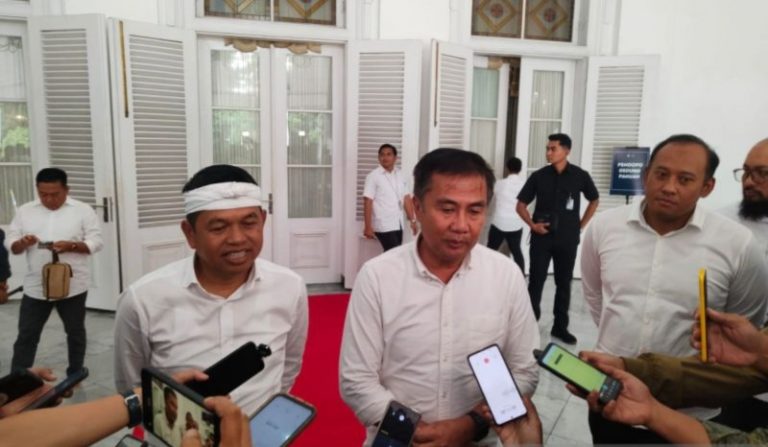 Gubernur Jabar Terpilih Dedi Mulyadi Investigasi Lahan Pagar Laut Bekasi