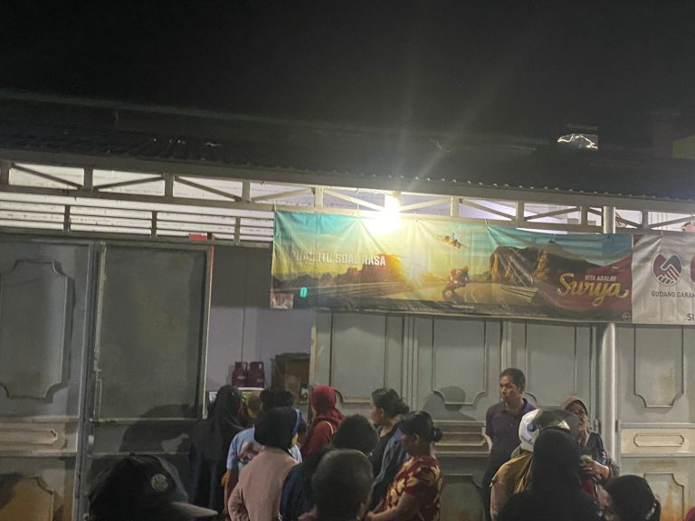 Masyarakat Kukar Harus Antri Berjam-jam untuk Dapat Gas LPG 3 Kg di Pangkalan