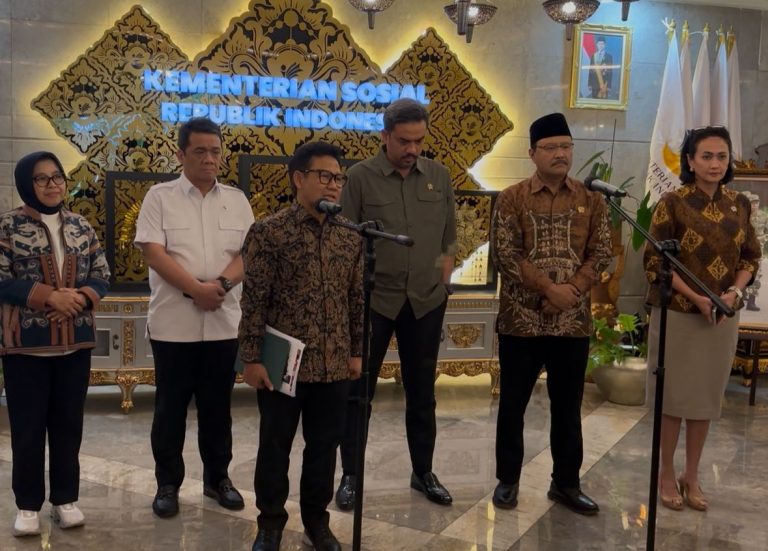 Efisiensi Anggaran, Menko PM : Tidak Ada Pemotongan Dana Bansos