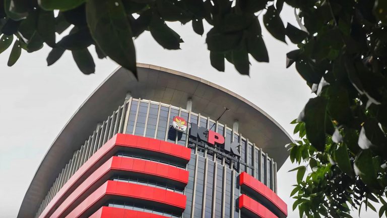 KPK Periksa Dua Mantan Dirut Pertamina dalam Kasus Dugaan Korupsi Jual Beli Gas