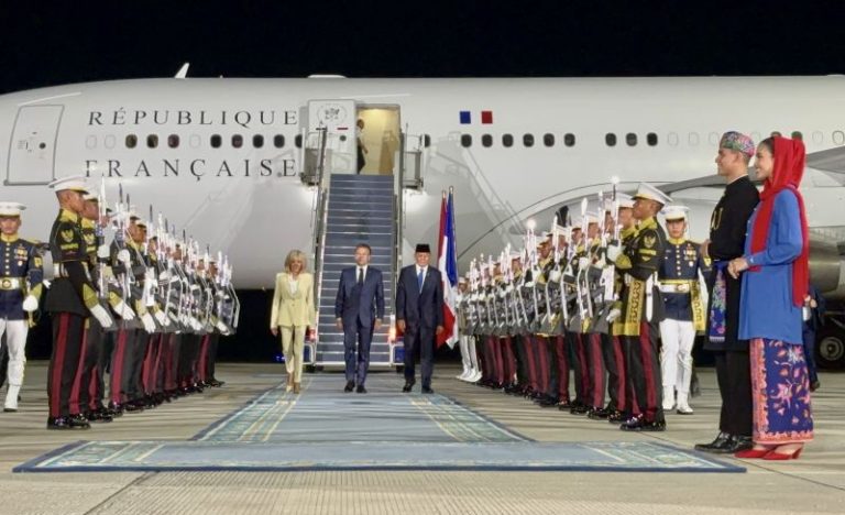 Presiden Prancis Emmanuel Macron Tiba di Jakarta