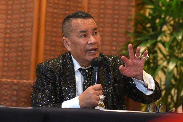 Hotman Paris Tegaskan Pengadaan Chromebook Era Nadiem Sesuai Prosedur