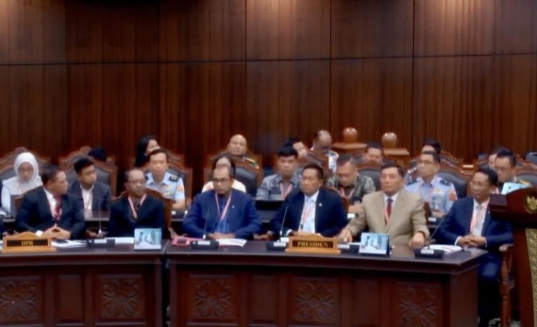 MK Lanjutkan Sidang Uji Formil UU TNI, Dihadiri Menkum dan Menhan