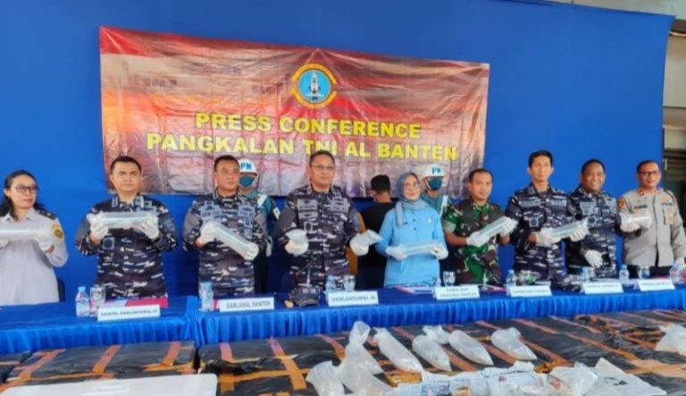 TNI AL Gagalkan Penyelundupan 199.800 Benih Lobster Senilai Rp29 Miliar di Pelabuhan Merak