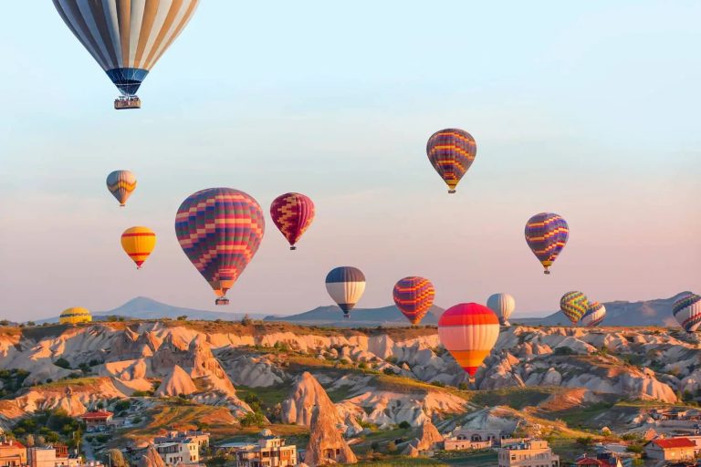 12 WNI Luka-Luka dalam Kecelakaan Balon Udara di Turki