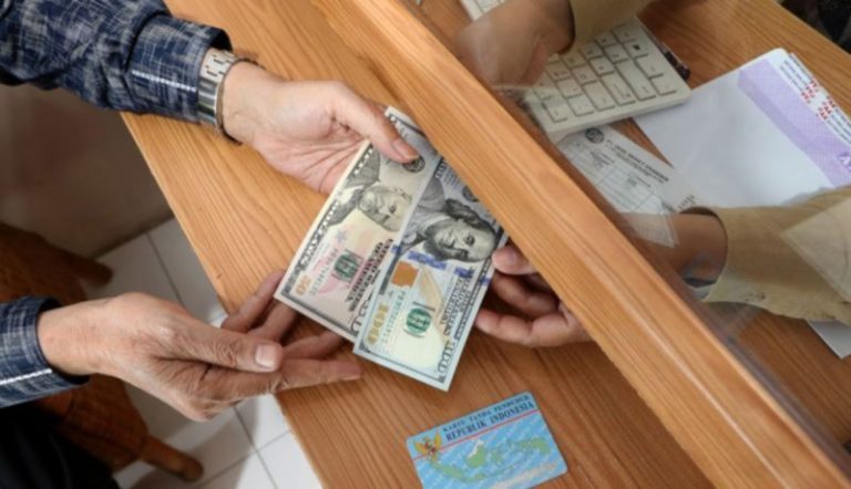 Rupiah Diprediksi Masuk Area Konsolidasi sekitar Rp16.200 per Dolar AS