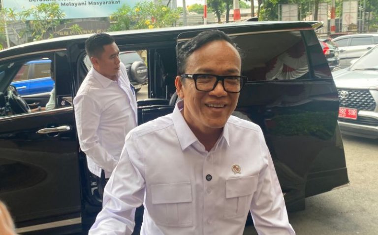 Siang ini, KPK Umumkan Status Hukum Wamenaker