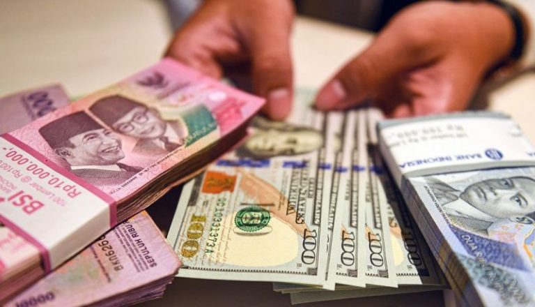 Rupiah Melemah Usai Trump Pecat Anggota Dewan Gubernur The Fed