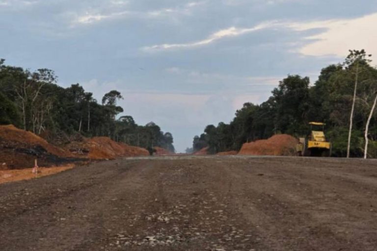PUPR Kalsel Pacu Pembangunan Jalan Lintas Tengah Pulau Laut Sepanjang 95 Km