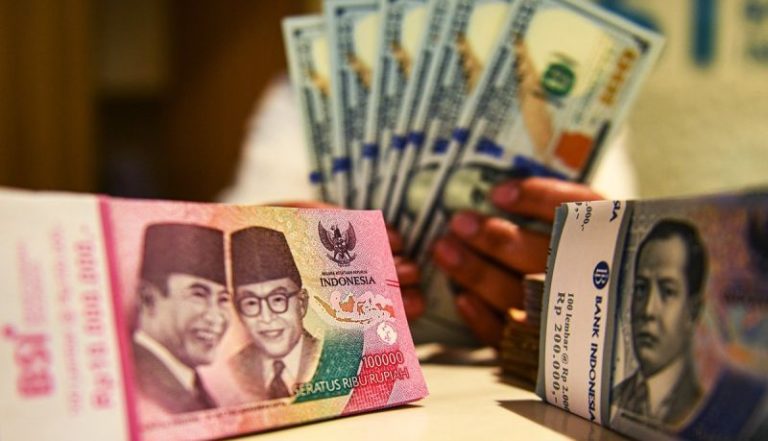 Rupiah Menguat 12 Poin, Pasar Tunggu Konsistensi Kebijakan Fiskal Menkeu Baru