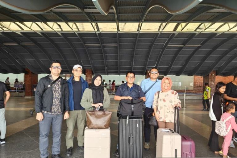 Kemlu Fasilitasi Pemulangan 17 WNI dari Nepal Pascakerusuhan
