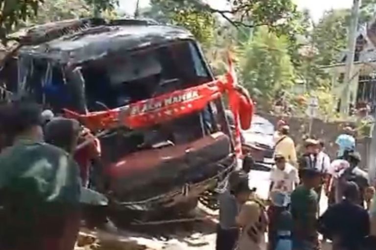 8 Orang Tewas, Bus Rombongan RS Bina Sehat Jember Kecelakaan di Bromo