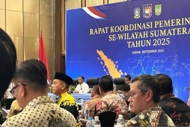 Mendagri Izinkan Kepala Daerah ke Luar Negeri, Termasuk untuk Berobat