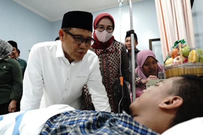 Cak Imin Angkat Korban Selamat Ambruknya Ponpes Al Khoziny Jadi Anak Asuh