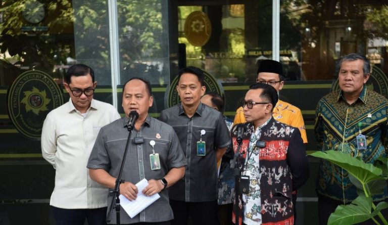 Kasus Korupsi Minyak Rp285 Triliun, Kejagung Tegaskan Tak Ada “Oplosan”