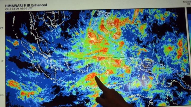 Hari ini, Hujan Disertai Petir dan Suhu Panas Landa Sejumlah Wilayah Indonesia