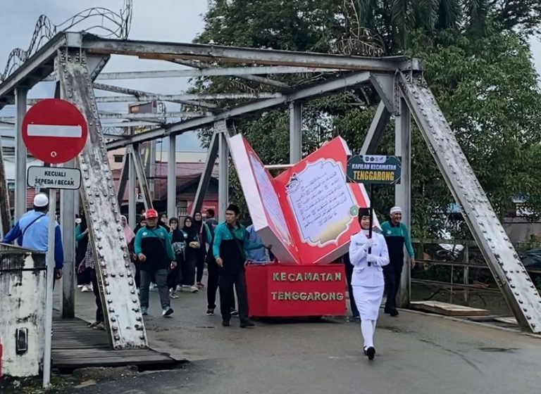 Pawai Ta’aruf MTQ ke-46 Jadi Cermin Sukses Gerakan Etam Mengaji di Kukar