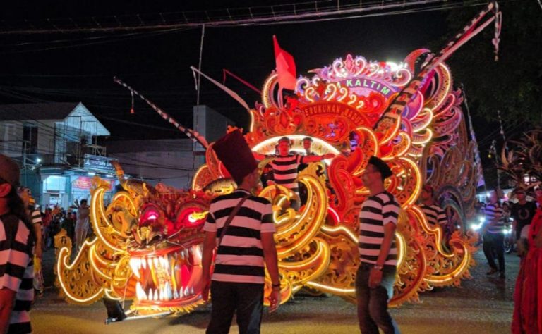 Lautan Manusia di Bontang City Carnival