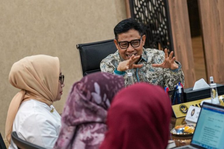 Menko Muhaimin Imbau Warga Tak Mudah Tergiur Tawaran Kerja ke Kamboja