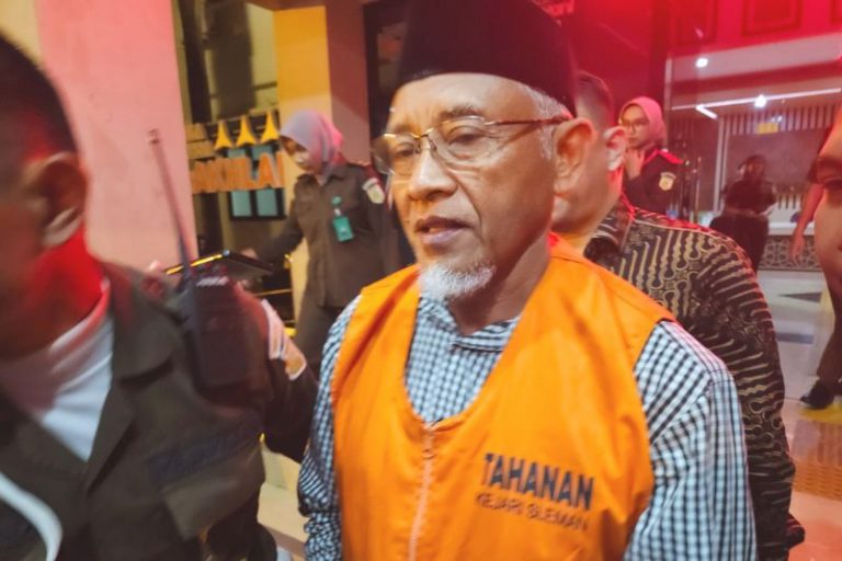 Kasus Korupsi Dana Hibah, Kejari Sleman Tahan Eks Bupati Sri Purnomo