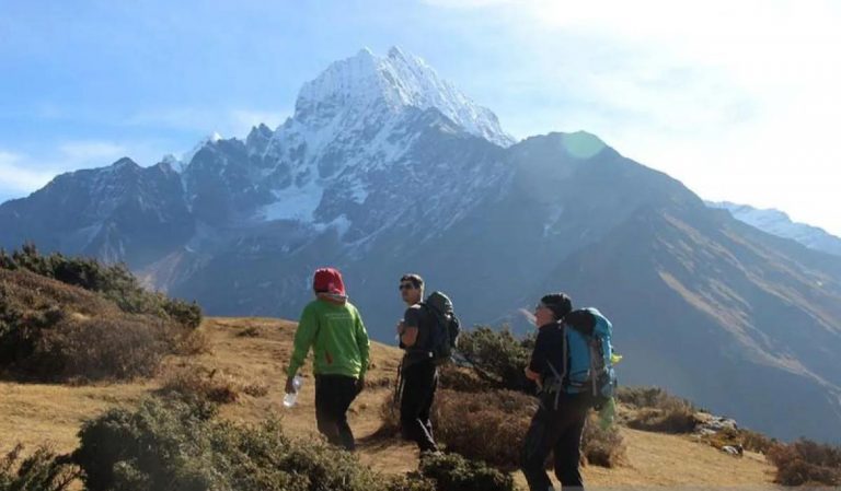 Tujuh Pendaki Tewas dan Empat Hilang Akibat Longsoran Salju di Nepal