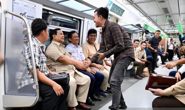 Presiden Prabowo Minta AHY Rancang Jaringan Kereta Api di Kalimantan dan Sulawesi