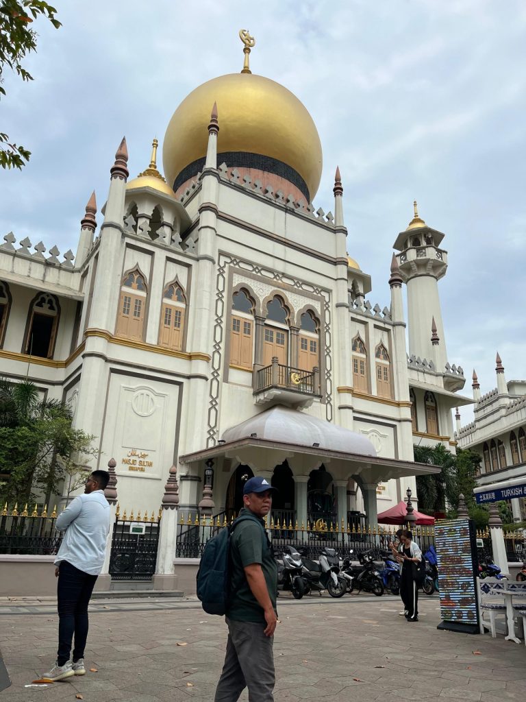 Backpacker Murah Bali–Singapura–Malaysia (4): Jejak Terakhir di Singapura dengan Teh Tarik, Kubah Emas, hingga Tiga Barang Adidas