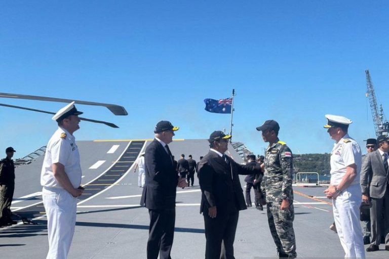 Prabowo Berkelakar Puji Intelijen Australia: “Mereka Tahu Saya Suka Bagpipe”