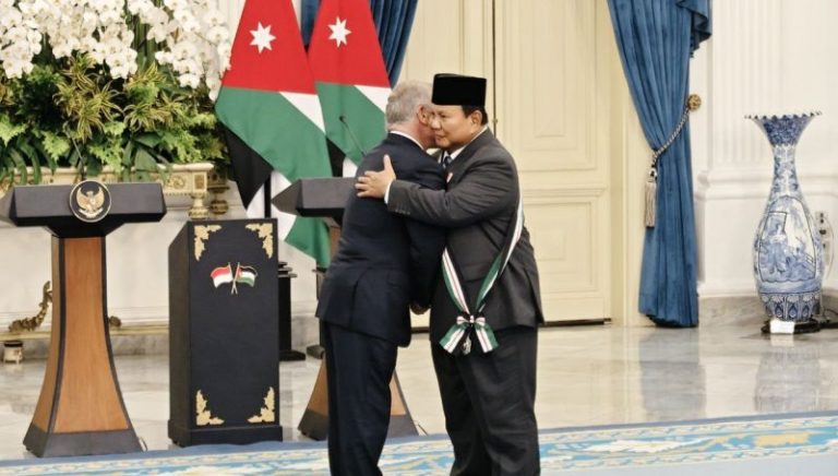 Presiden Prabowo Terima Medali Kehormatan Tertinggi dari Raja Yordania