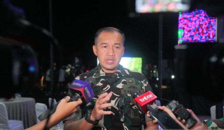 TNI Latihan Terjun Malam, Hadapi 1.000 Titik Tambang Ilegal di Babel