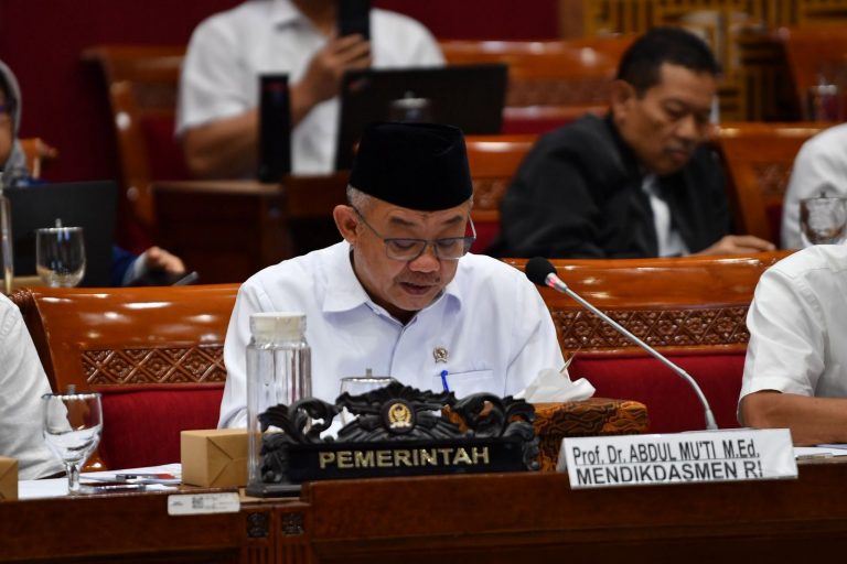 Kemendikdasmen Kebut Pemulihan Pendidikan di Wilayah Bencana, 2.798 Sekolah Terdampak