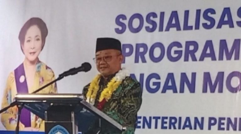 Mendikbud Tegaskan Bantuan Rp2 Juta untuk Guru Korban Bencana Bukan Tunjangan