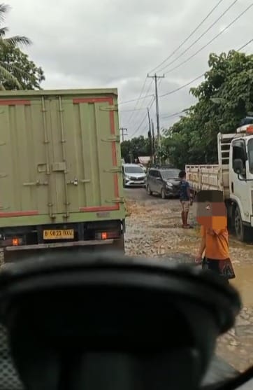 Km 15 Poros Bontang–Samarinda Kian Rusak, Mana Janji Kampanye?