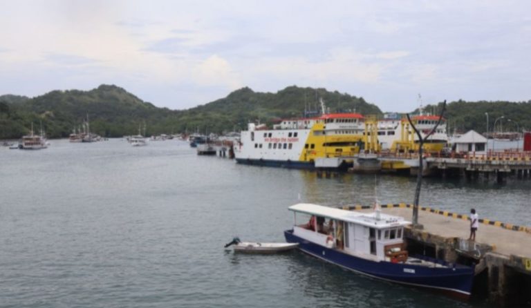 Cuaca Ekstrem, KSOP Labuan Bajo Tutup Sementara Pelayaran ke Pulau Padar dan Komodo
