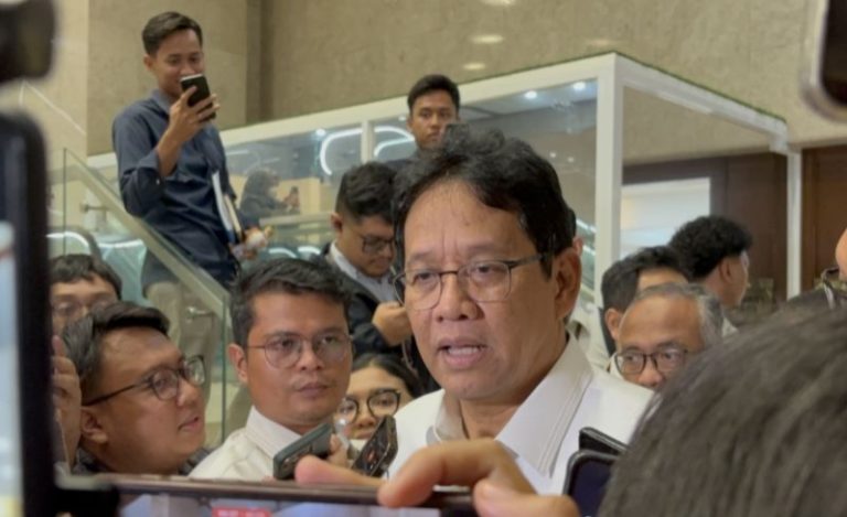 Rupiah Nyaris Rp17.000 per Dolar AS, Menkeu Purbaya Optimistis Rupiah Segera Menguat