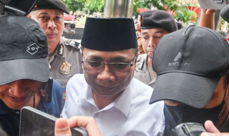 Yaqut Cholil Qoumas Dicecar KPK, Klaim Tak Tahu Kuota Haji PT Maktour