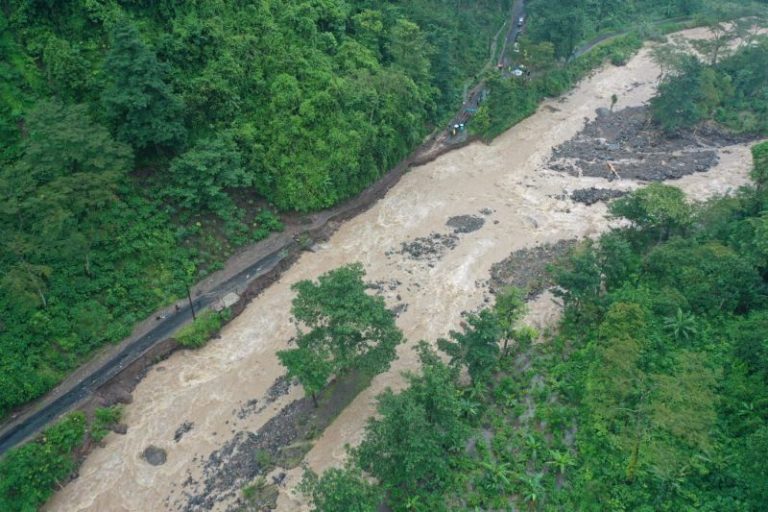 Tanah Longsor Isolasi 3.500 Warga Desa Tempur, Jepara Buka Jalur Alternatif
