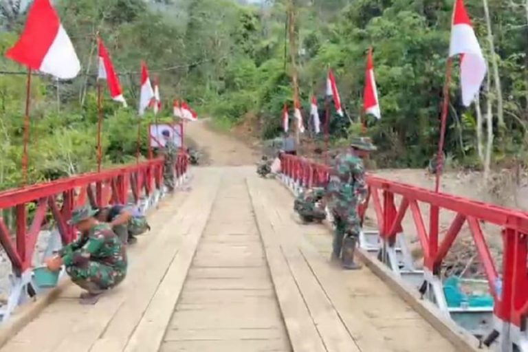 TNI Pasang Jembatan Bailey, Akses Marancar-Sipirok Kembali Normal