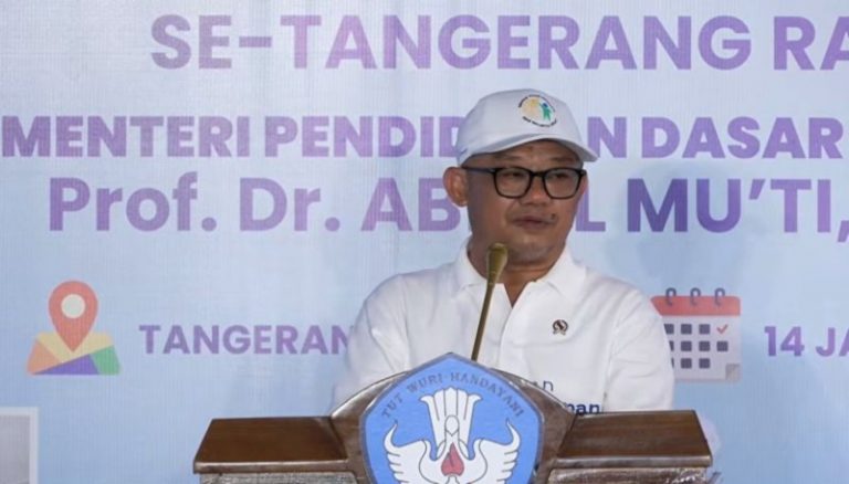 Guru SMK 3 Jambi Diserang Murid, Kemendikdasmen Siapkan Perlindungan Hukum