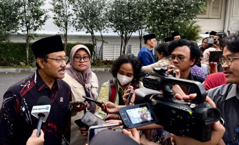 Mensos Prihatin Siswa SD di Ngada Tewas Diduga karena Tak Mampu Beli Alat Tulis