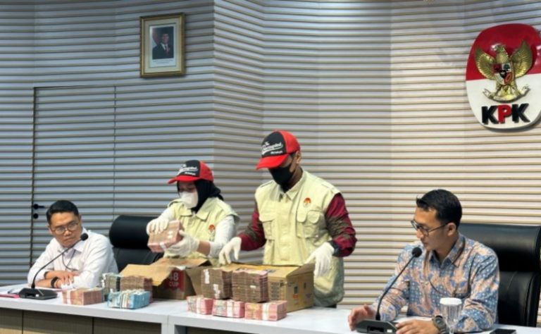KPK Sita Barang Bukti Rp1,5 Miliar dalam OTT KPP Madya Banjarmasin