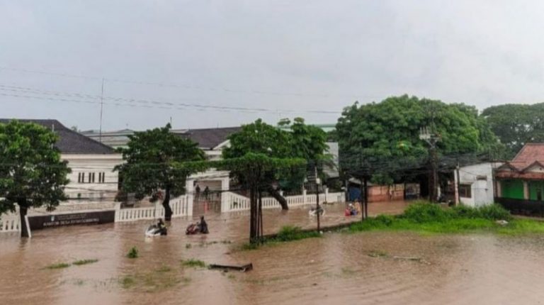 19.408 KK Terdampak Banjir di Kabupaten Bekasi Saat Ramadan