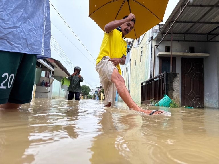 Rapak Binuang Kembali Tenggelam, Banjir 1,2 Meter Lumpuhkan Aktivitas Warga
