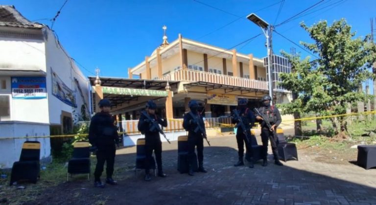 Ledakan di Masjid di Jember Saat Tarawih, Polisi Lakukan Olah TKP