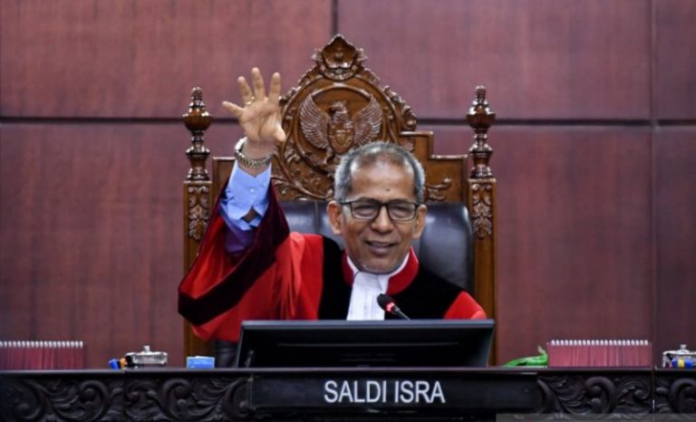 MK Minta Pemerintah dan DPR Revisi UU Hak Keuangan Pejabat Negara