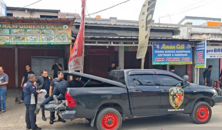 Geger! Jasad Pria Ditemukan di Dalam Freezer Kios Makanan di Bekasi
