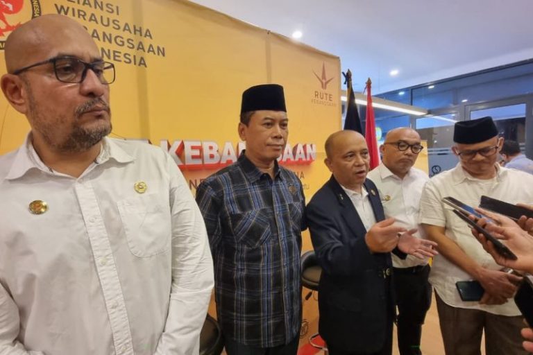 AWKI Ingatkan Dampak Konflik AS–Israel dan Iran terhadap Haji, Energi Nasional